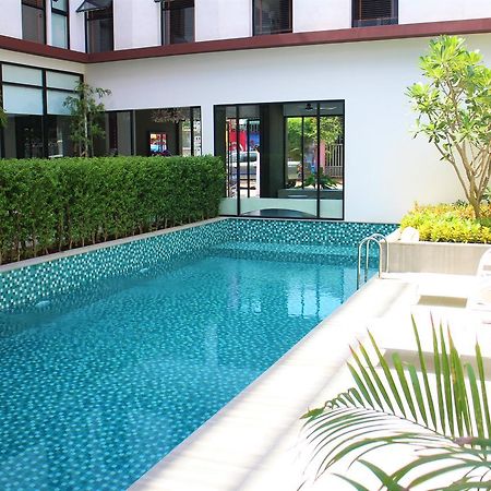 De Ninth Boutique Hotel & Spa プノンペン エクステリア 写真
